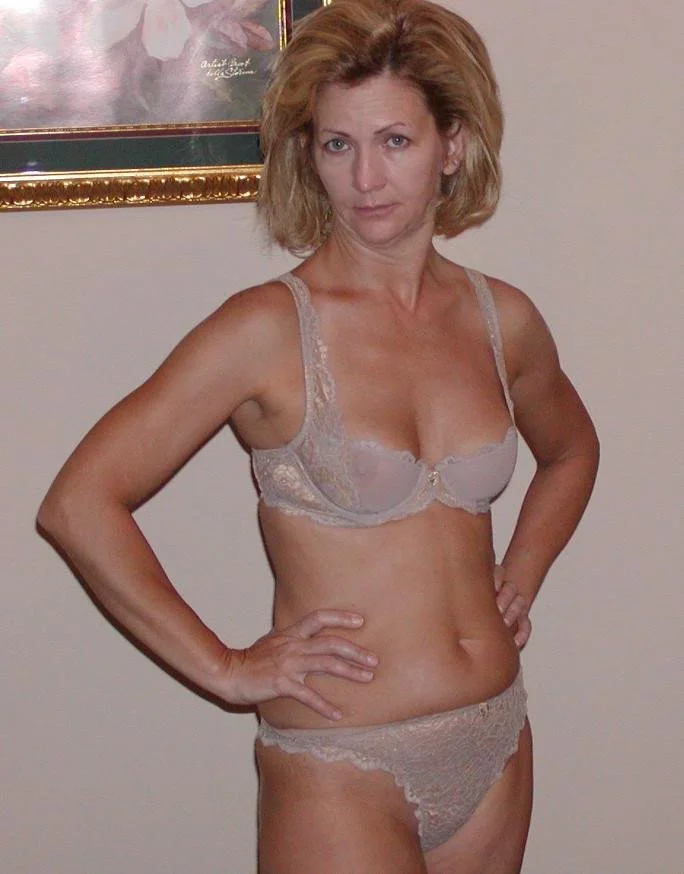Amateur wives and girlfriends image 2