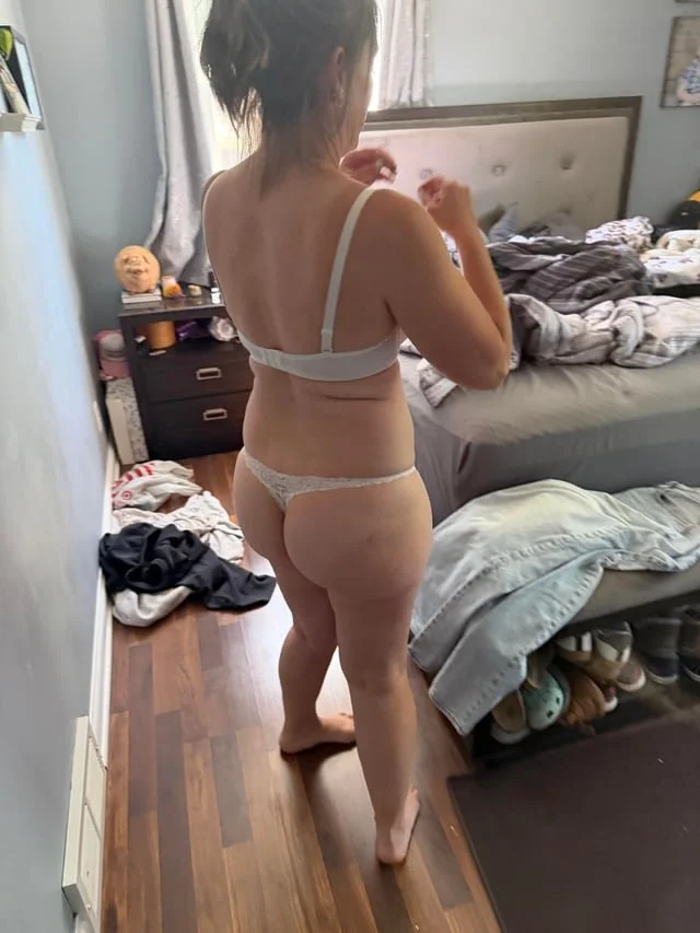wifebutt-mornings-v0-mv6jr4nu518h1 image 14