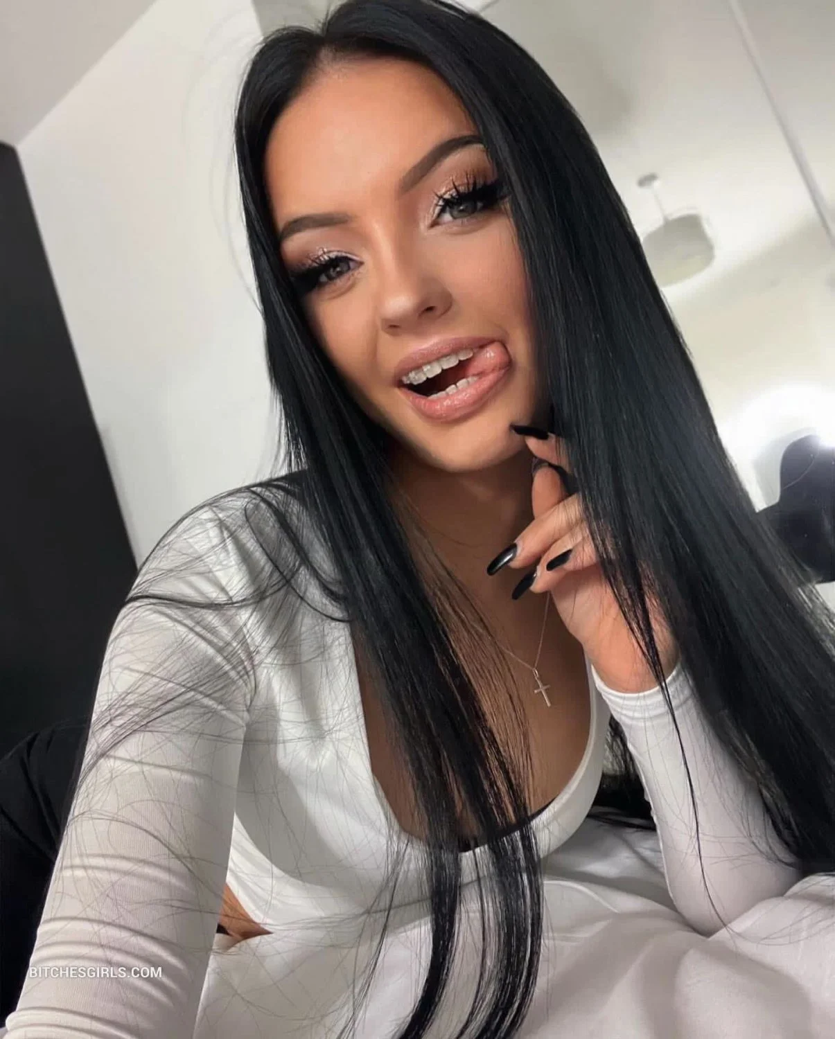 Anitkova main image