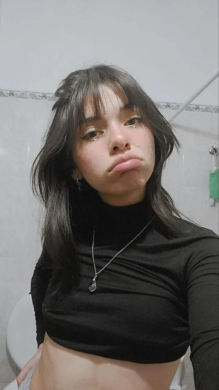 Novinha vazou se exibindo toda na frente do espelho videos novos vazados melhores videos brasil image 1