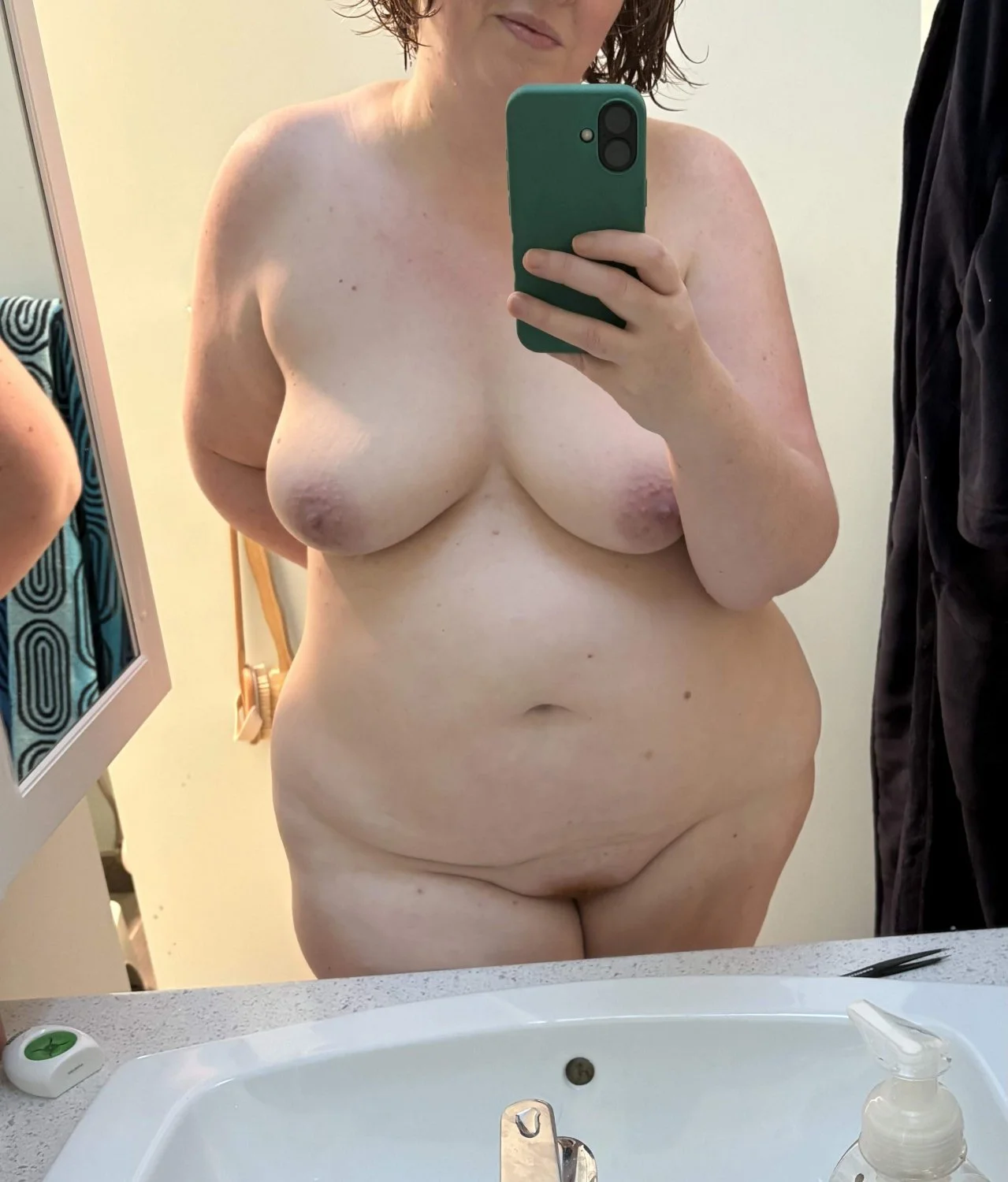40yo Chubby milf image 6