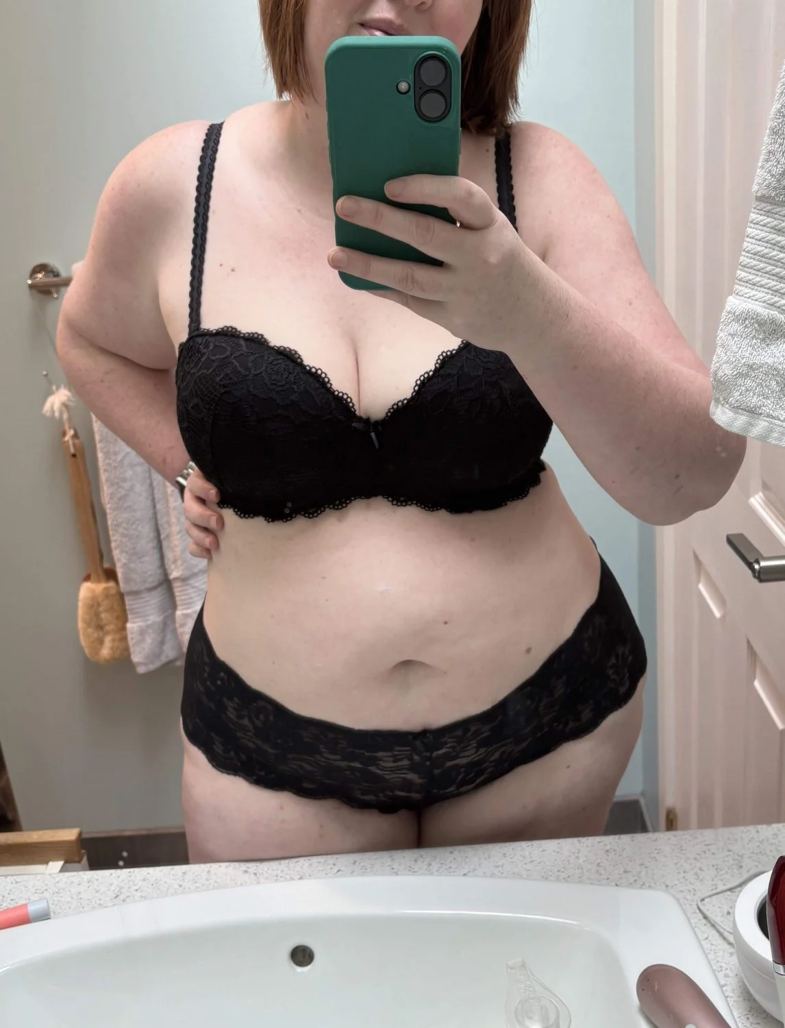40yo Chubby milf image 8