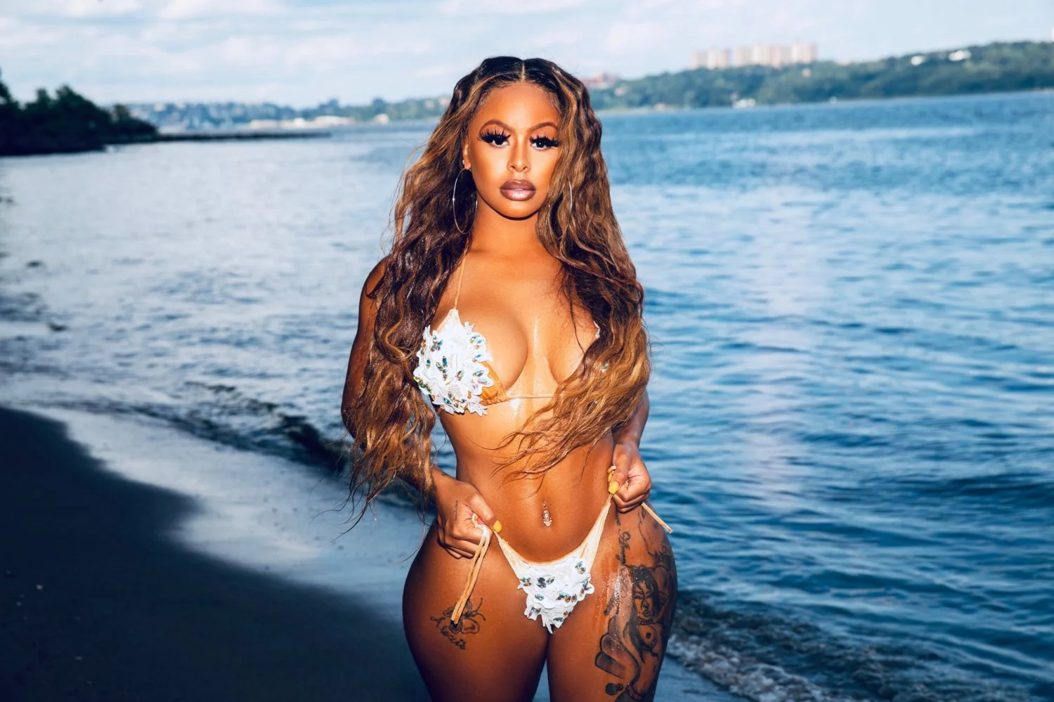 Alexis Skyy image 16