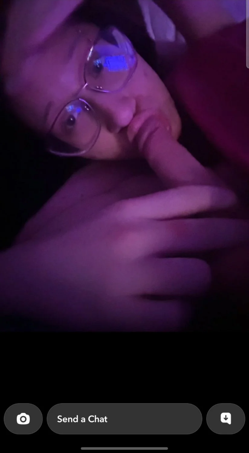 Cheating 19 yr old snap slut sent me these. DM to trade image 8