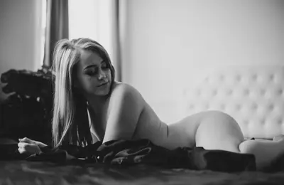 Evelyn boudoir cover image
