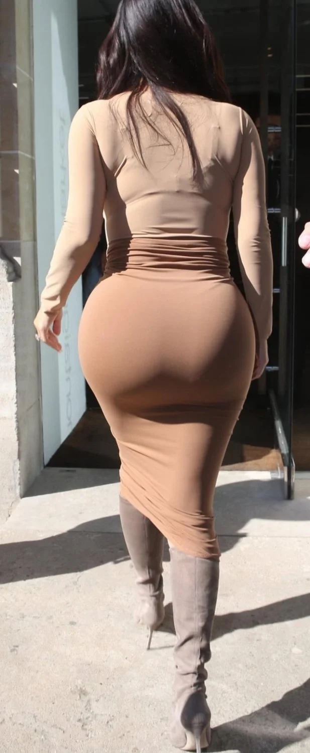 Kim K image 12