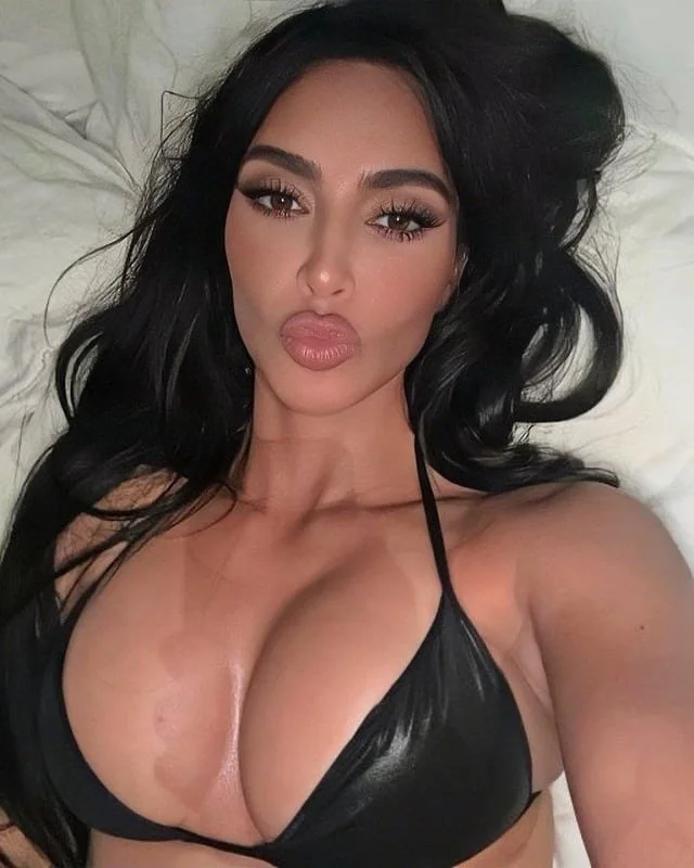 Kim K image 19