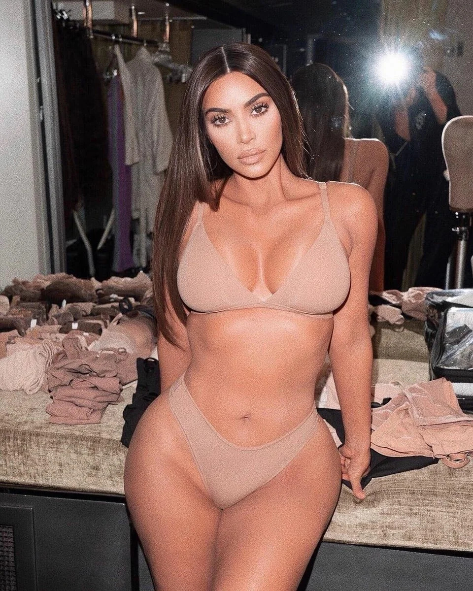 Kim K image 8