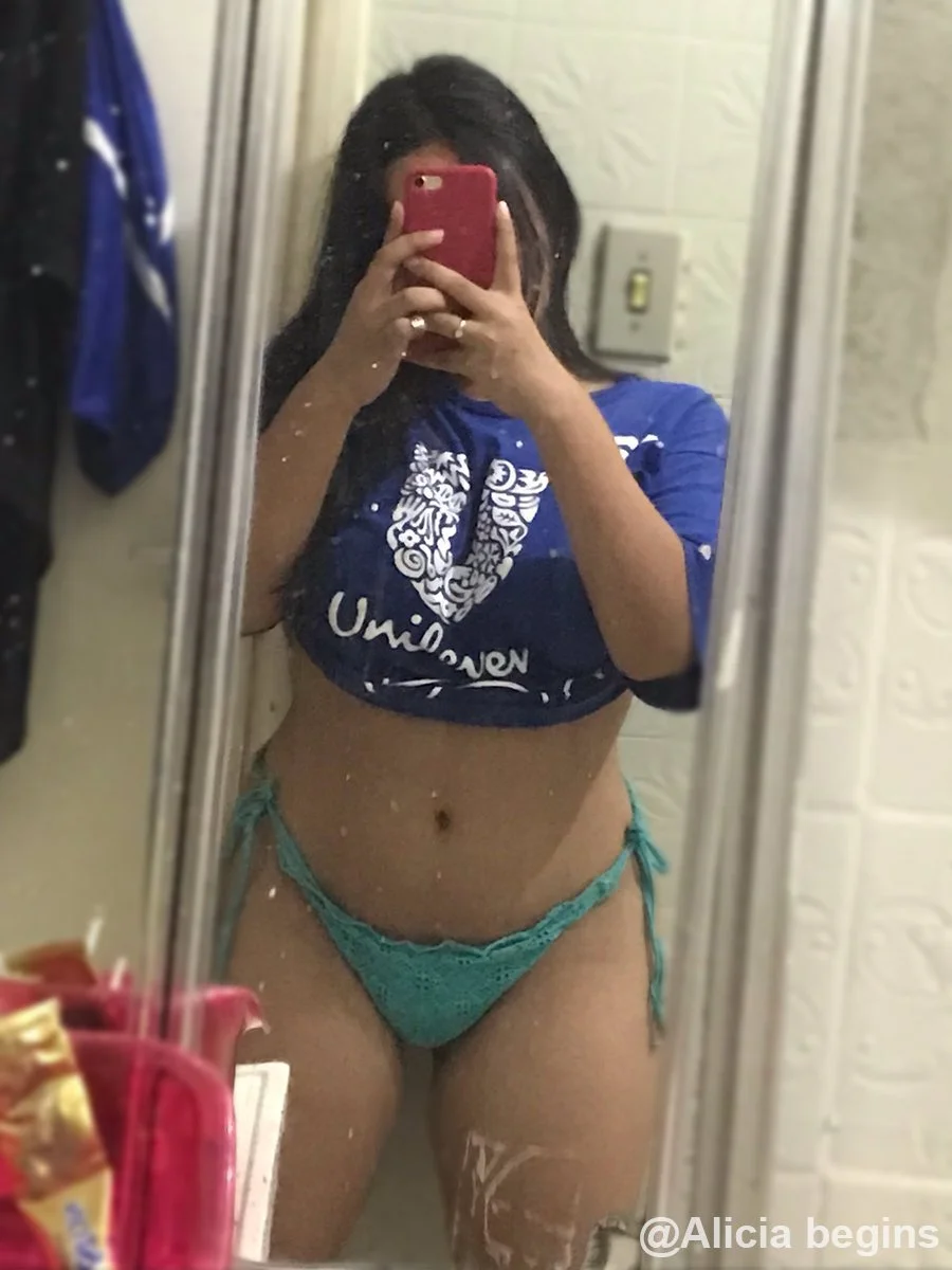 ex namorada novinha gordinha e putinha de inscrito corno comecou a vender o corpo gostoso na net image 6