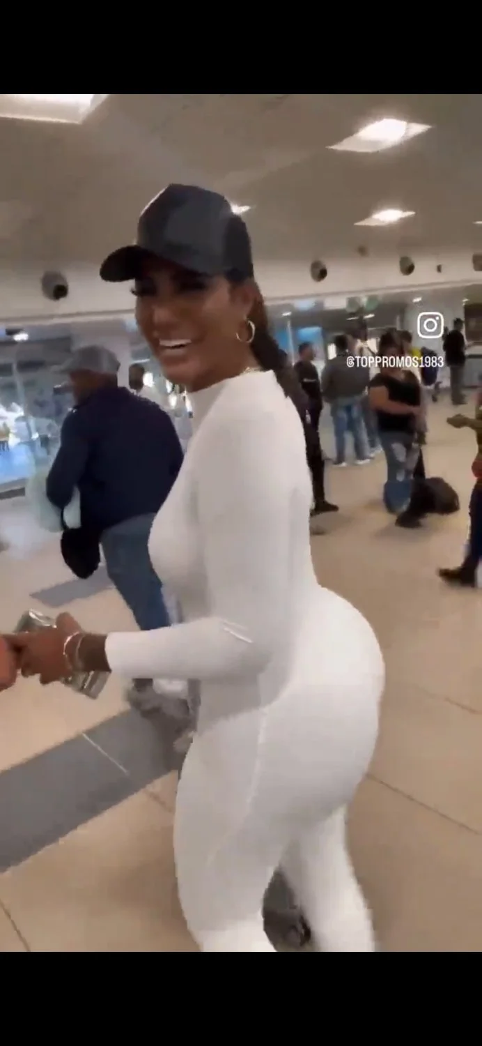 Sexy hot milf in catsuit leggings 🥵 image 3