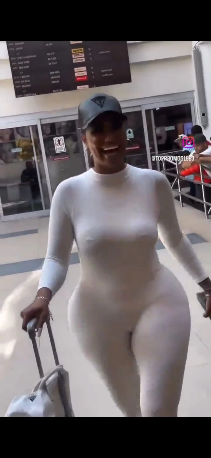 Sexy hot milf in catsuit leggings 🥵 image 5