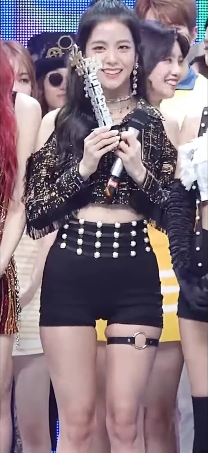 Blackpink Jisoo See Through Filter image 1