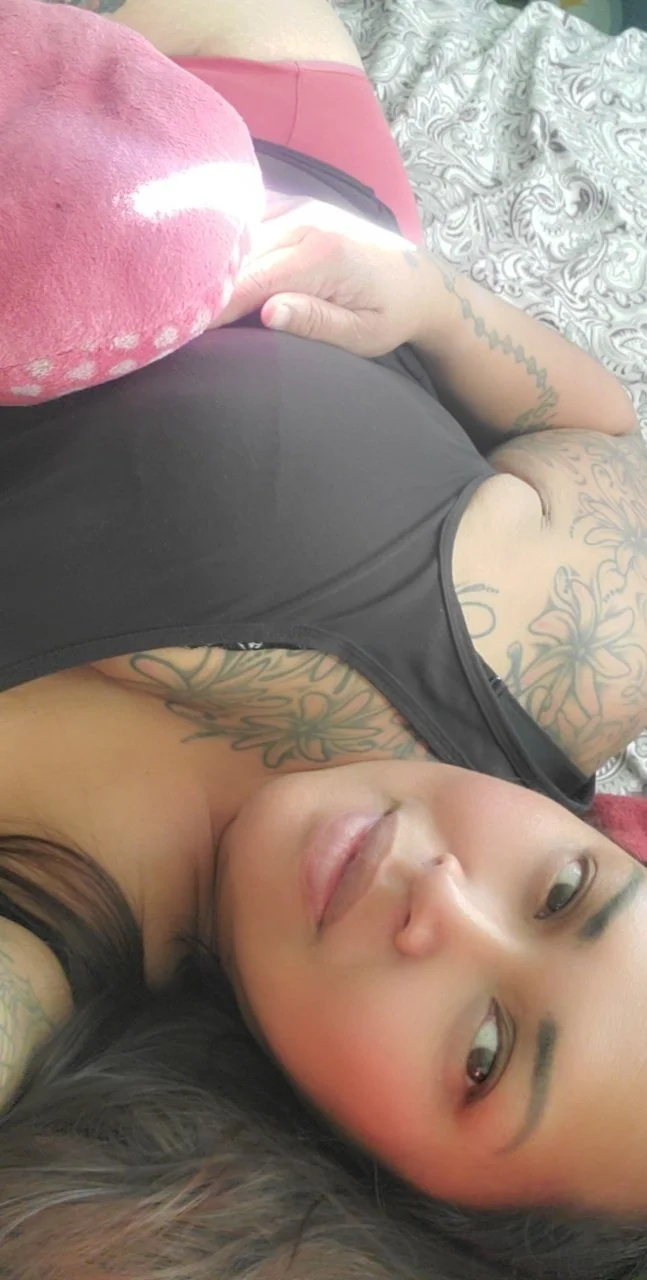 Beautiful Hawaiian milf loves to play with her self. image 29