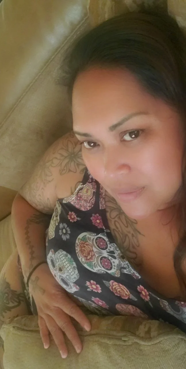 Beautiful Hawaiian milf loves to play with her self. image 32