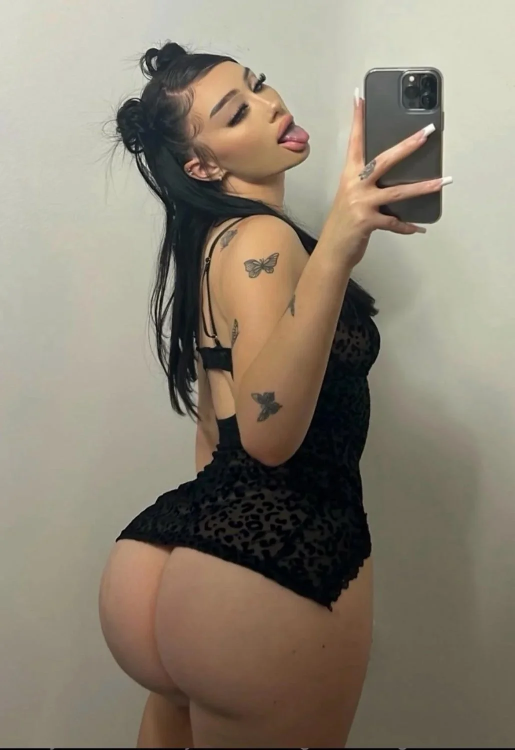 Pawg edits image 10