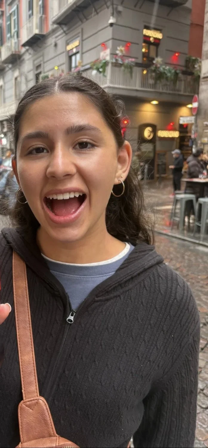 Petite Latina image 3