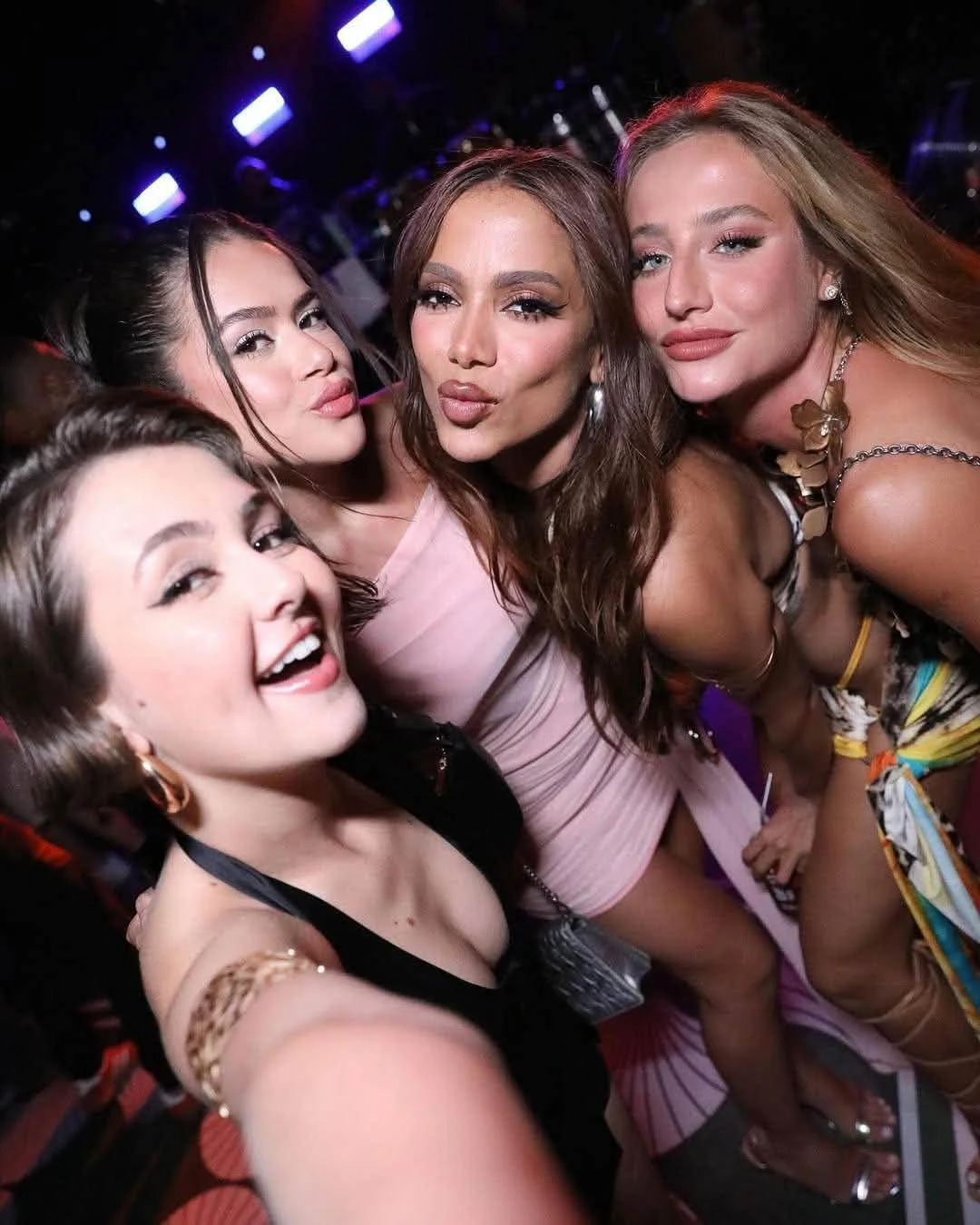 Clara , Maisa , Anita e Bruna...famosas gostosas , muito fofas e deliciosas main image