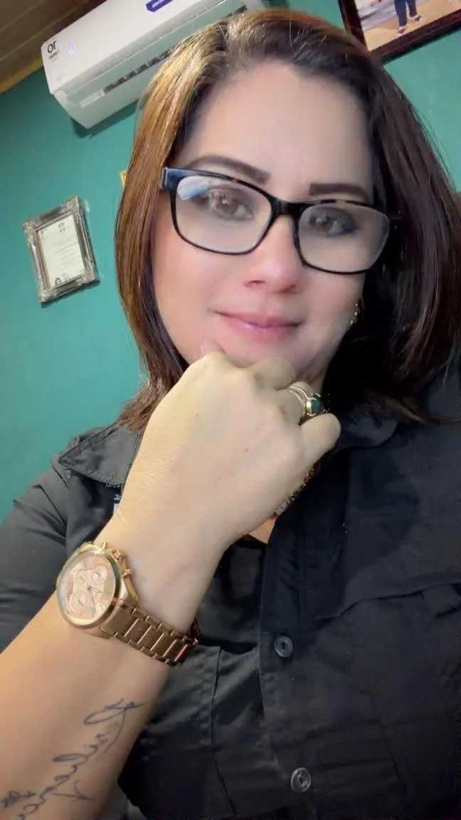 Director of my former high school with a big booty and single mother with her boy studying in Him👣 image 3