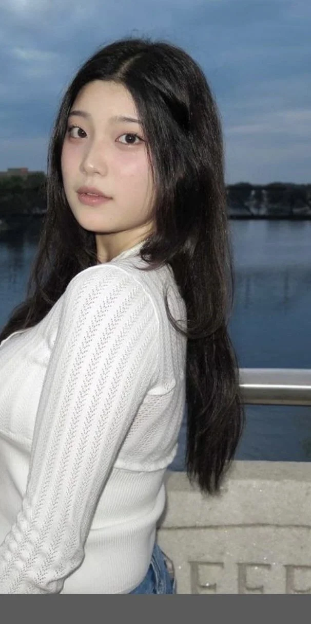 Asian whore Min. Exposed image 10