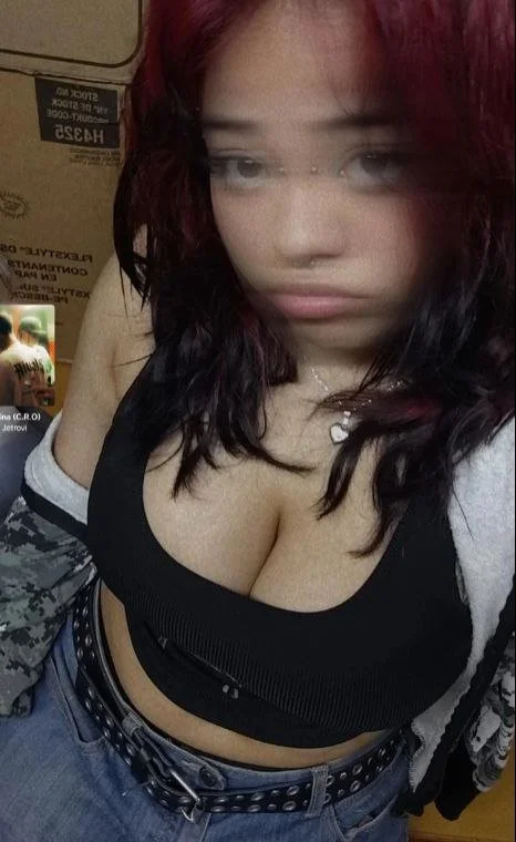 Tetas de una compañera image 3