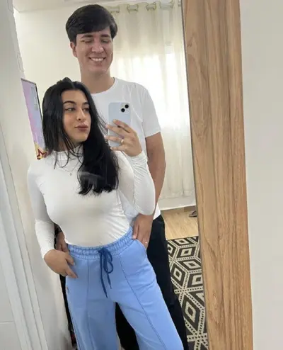novinha mentendo forte cover image