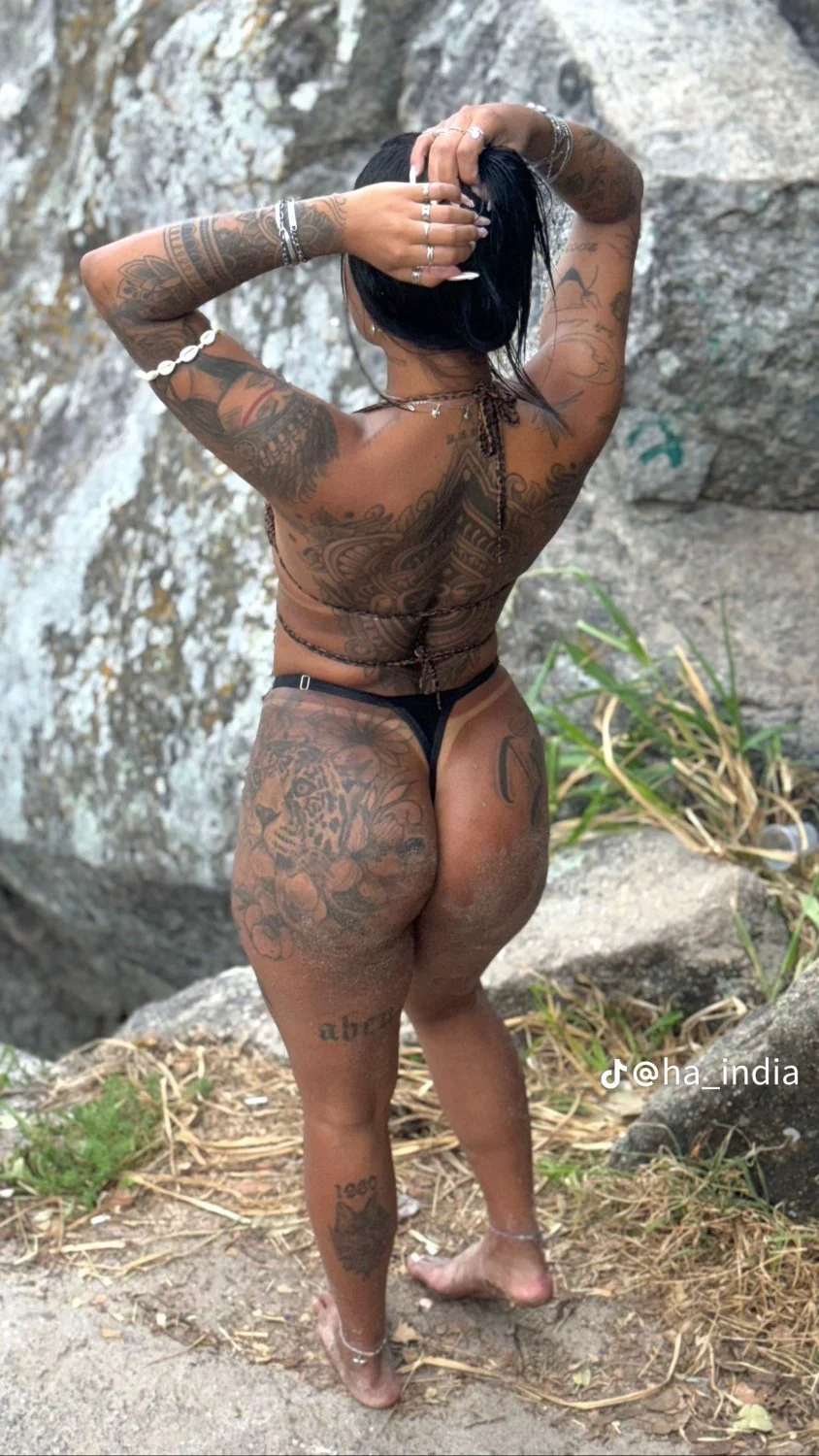 Q morena gostosa do caralho image 2