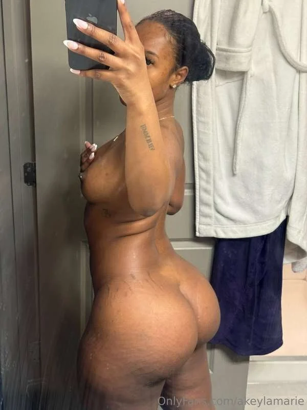 Thicc🤩 image 23