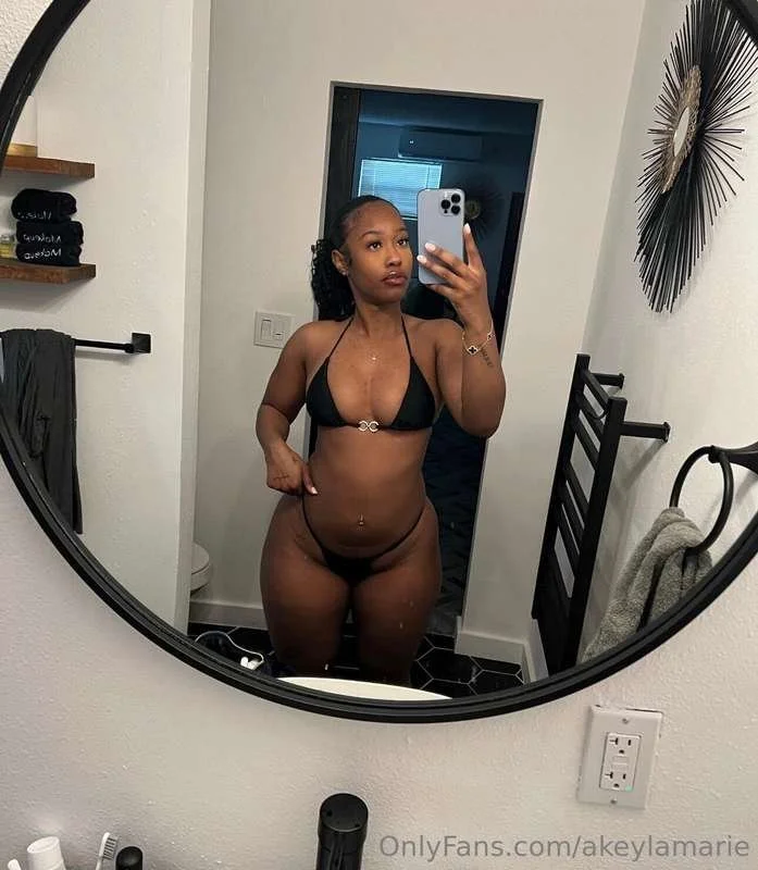Thicc🤩 image 44