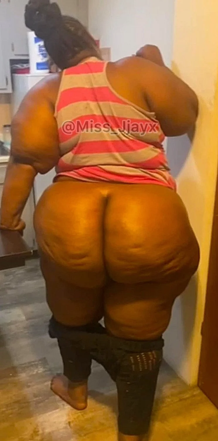 Big nasty booty bitch main image
