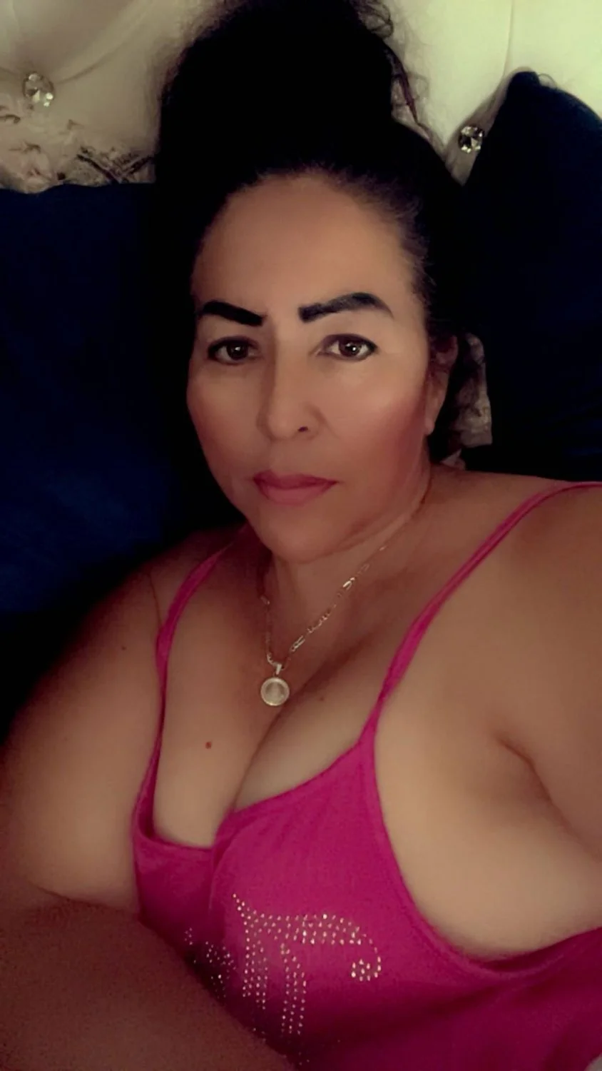 Maestra puta le gusta la verga por el culo 😋 image 7