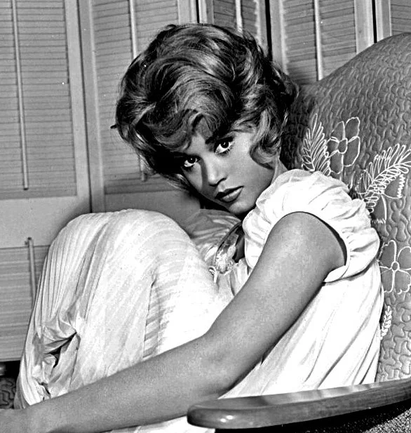 Beautiful Jane Fonda image 11