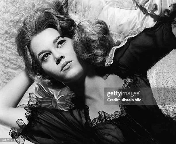 Beautiful Jane Fonda image 44
