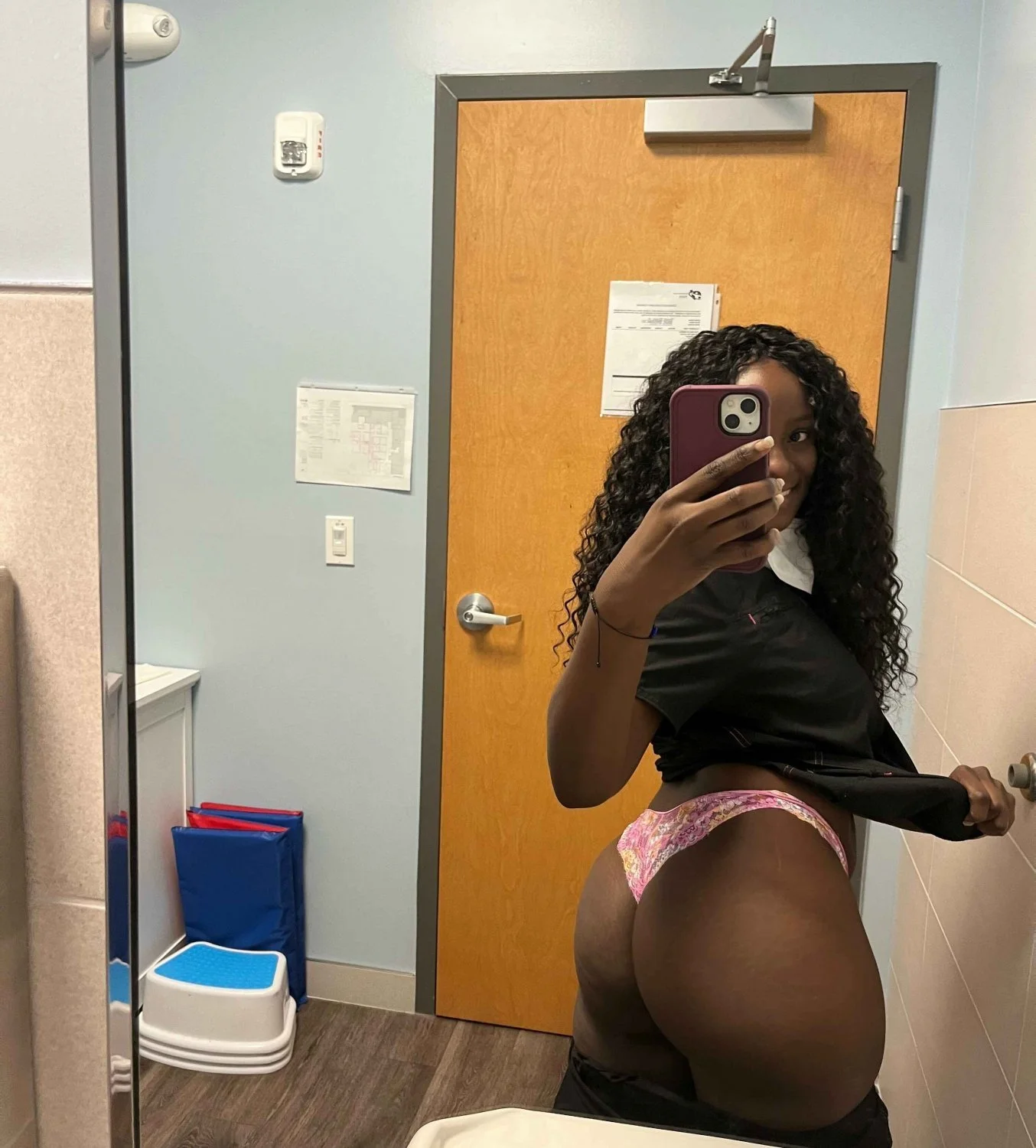 ebony milf image 2