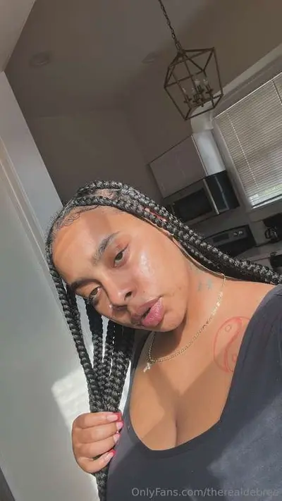 🍑🍑THEREALDEBREE🍓🍓 cover image