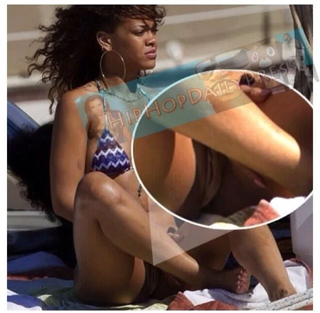 Rihanna pussy slip main image