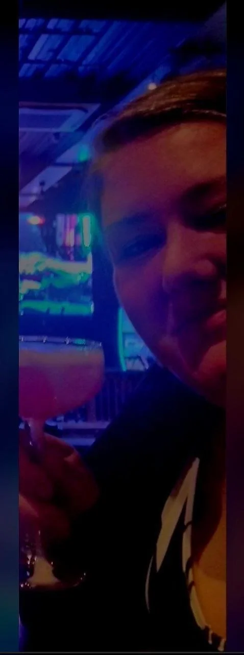 Toni 44 36GG Barmaid Cheshire UK image 11