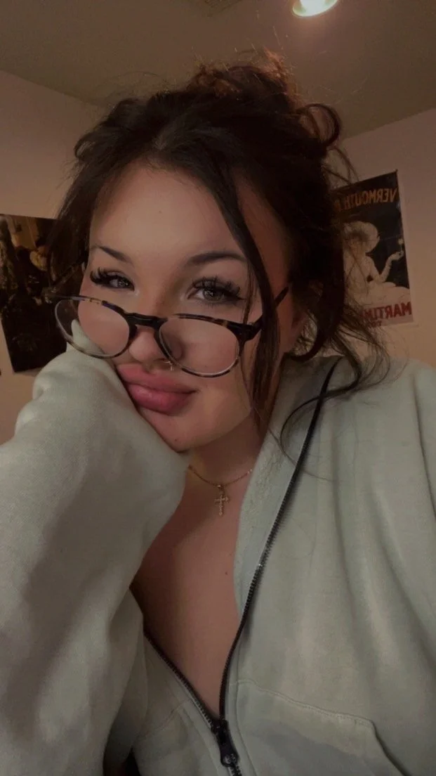 If you want to be exposed message me main image