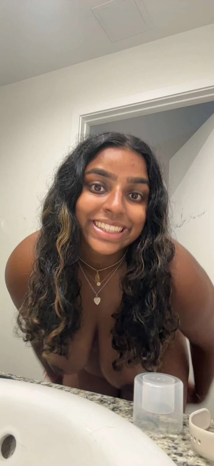 Indian NRI Slut Anagha Leaked. image 17