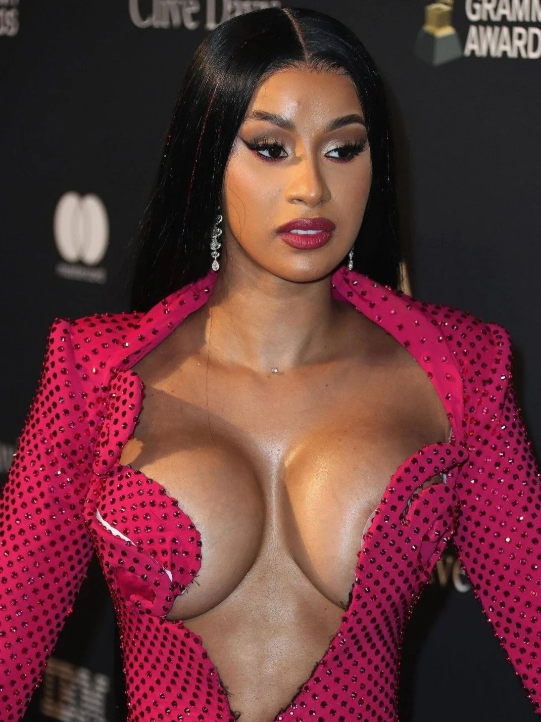 Who is Hotter Nicki Minaj or Cardi B ?! image 23