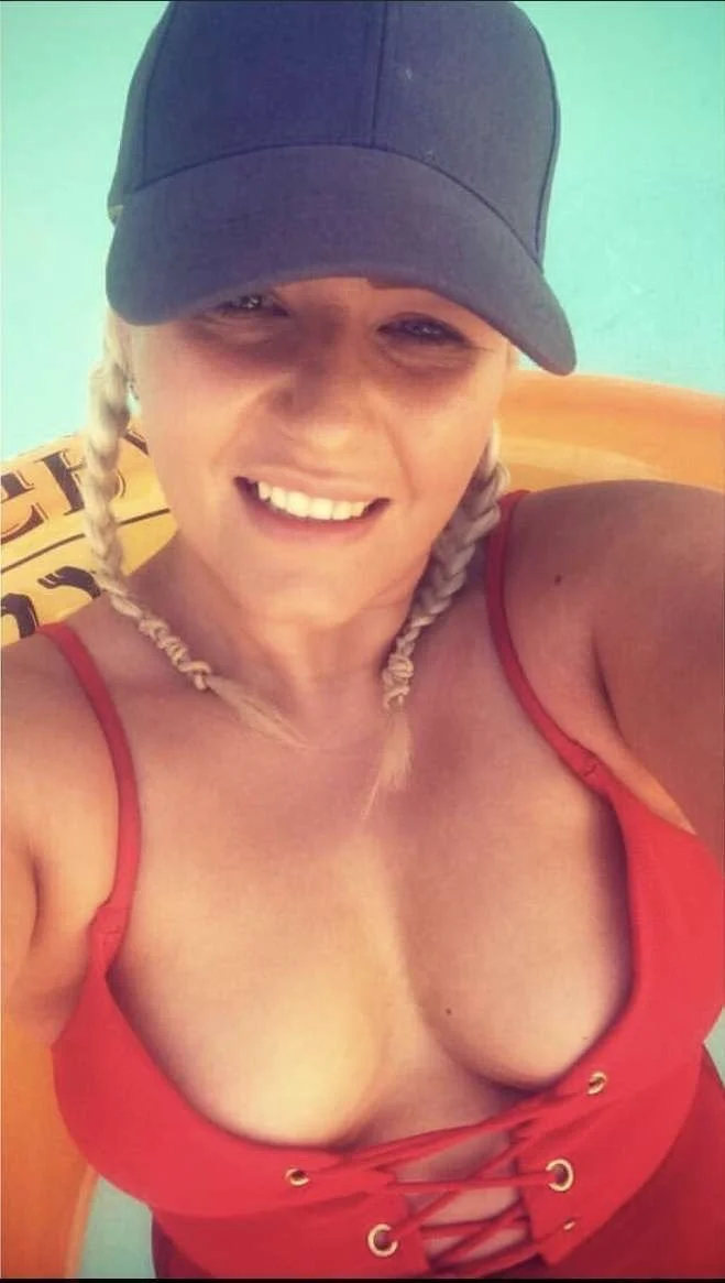 Zara Cheating Wife From UK image 2