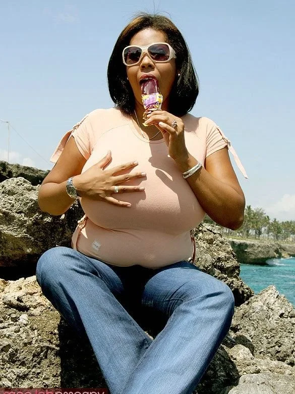 Vintage Boobs Vanessa Del image 18