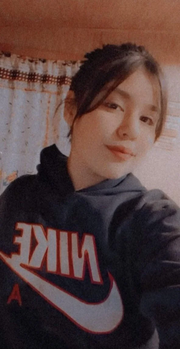 Jovencita le mandé fotos al novio image 17