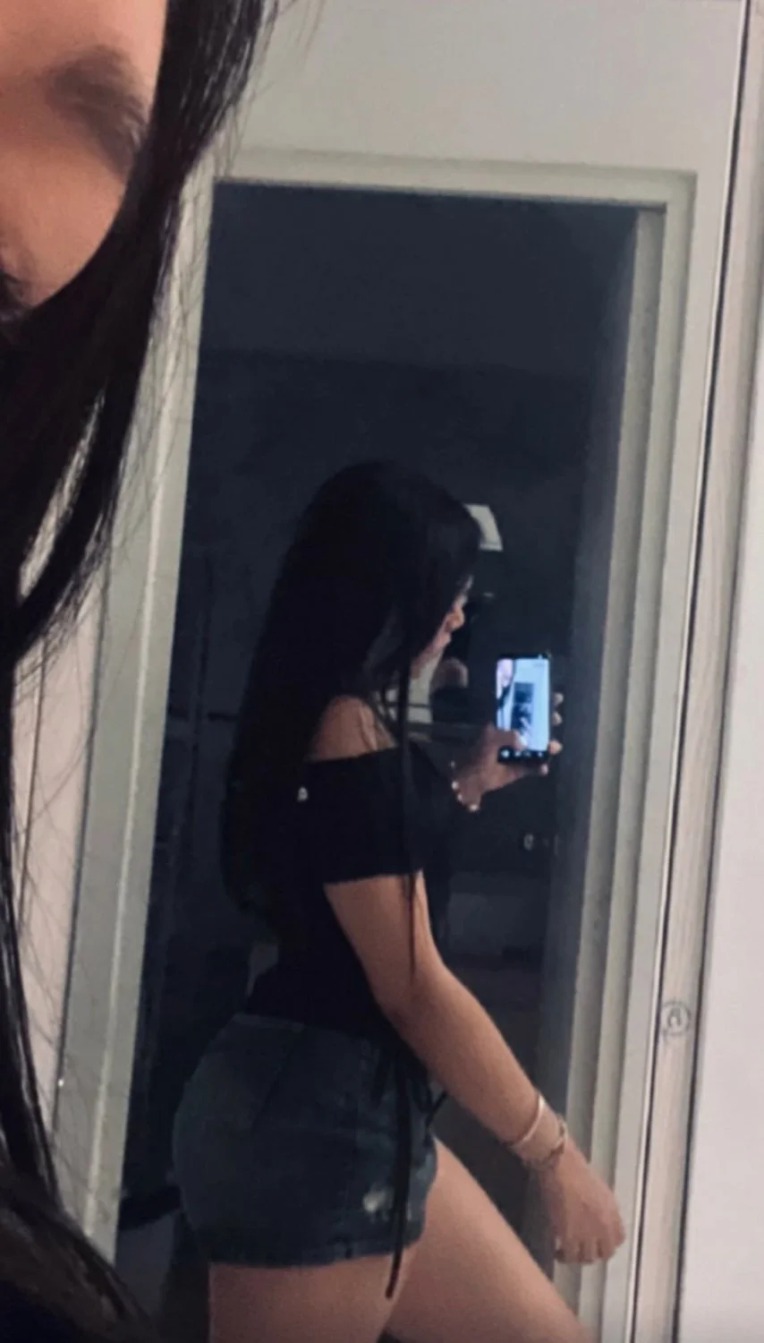 Miren el cuerpo de puta de está pendeja image 3