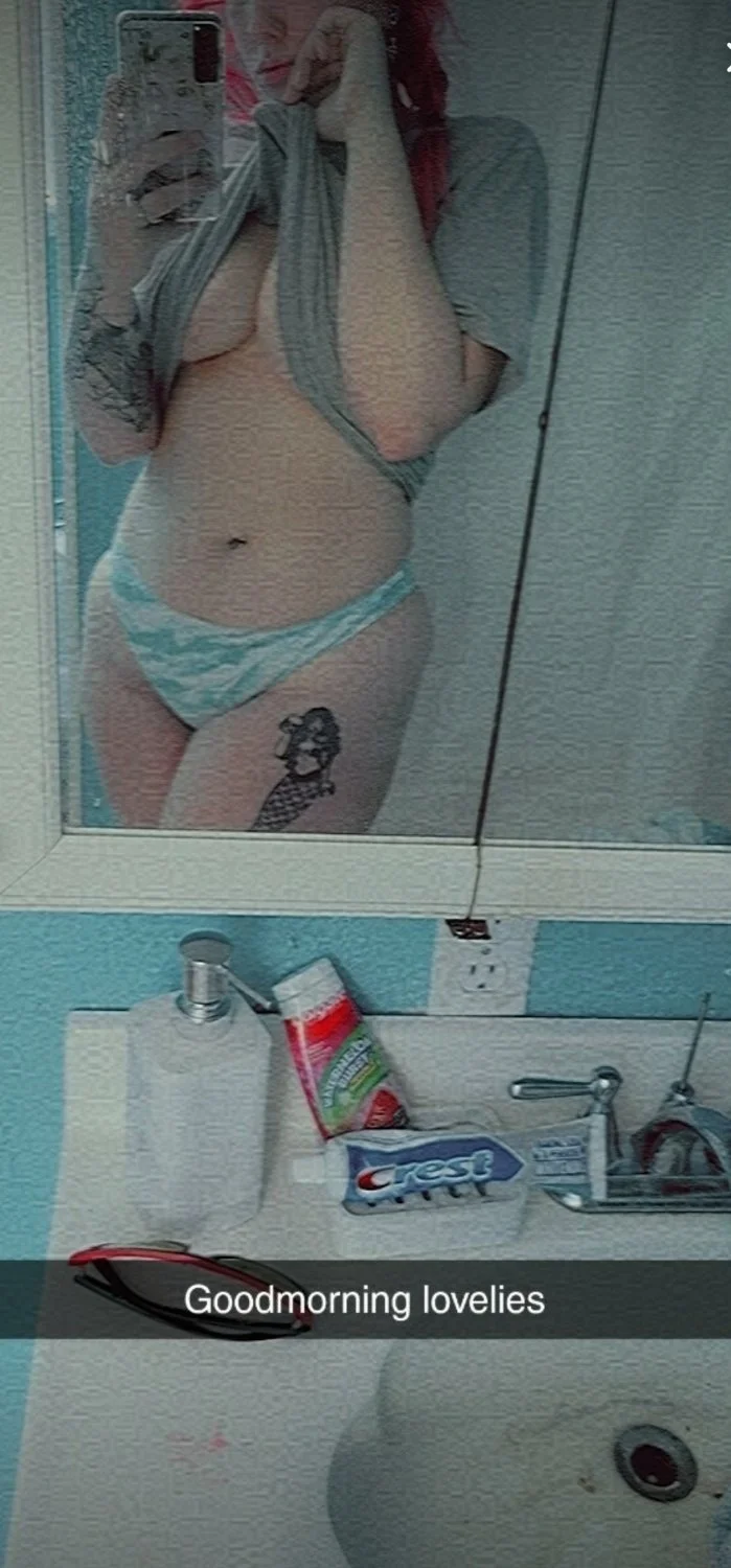 Reddit exposure girl image 15