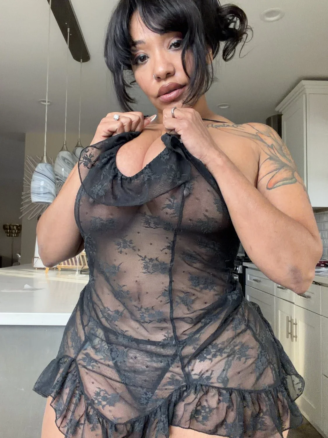 Thicky Auntie 753 image 17
