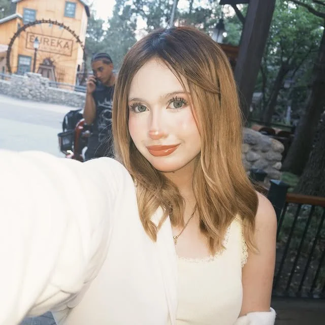 Latina Redhead thot image 14