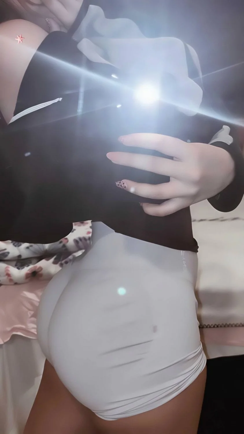 Latina Redhead thot image 8