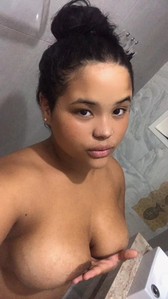 Corninho mandou sua putona rabuda e peituda.. louco pra ver ela gozando em outros pau image 13
