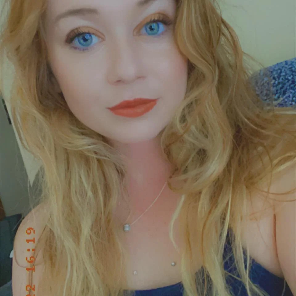 Disclosure #448: Pregnant redhead image 3