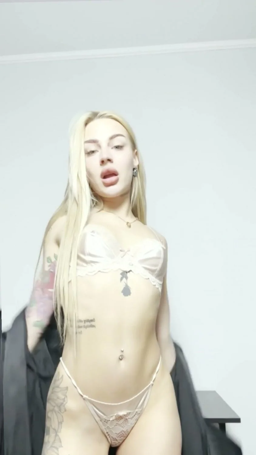 🔞 Sexy perfect ass hot fingering pussy naked wet pussy 🍑💦 OF now image 3